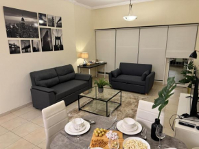 1 Br downtown 5 min walk to Dubai mall